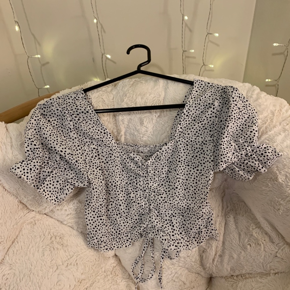 SHEIN Dalmatian Print Cropped Blouse